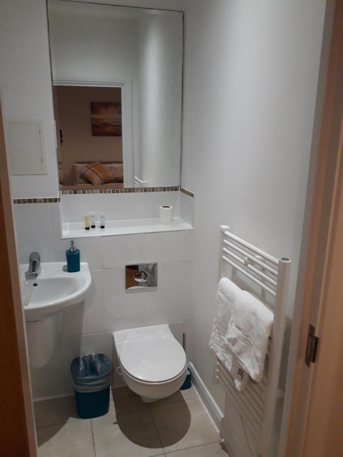 Luxury And Stylish 2 Bedroom Apartment With En-Suite Luton  Dış mekan fotoğraf